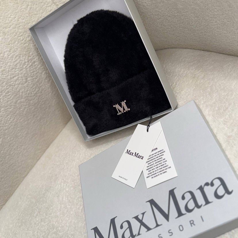 MaxMara Bej Yün Kürklü Kadın Bere - Görsel 4