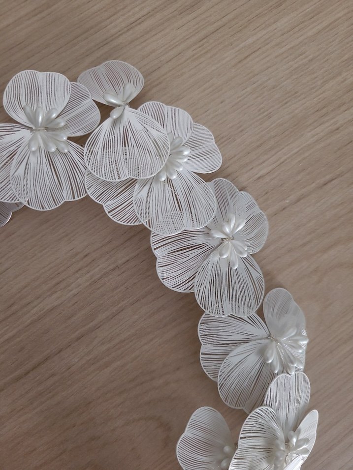 Şeffaf Beyaz Metal Çiçekli Saç Aksesuarı - Görsel 3