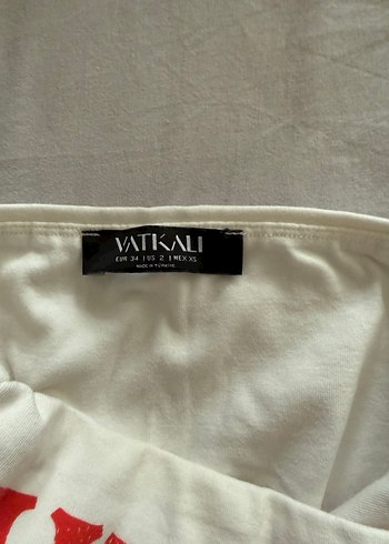 Vatkalı Baskılı Beyaz Parlak Yastık Kılıfı - Görsel 4