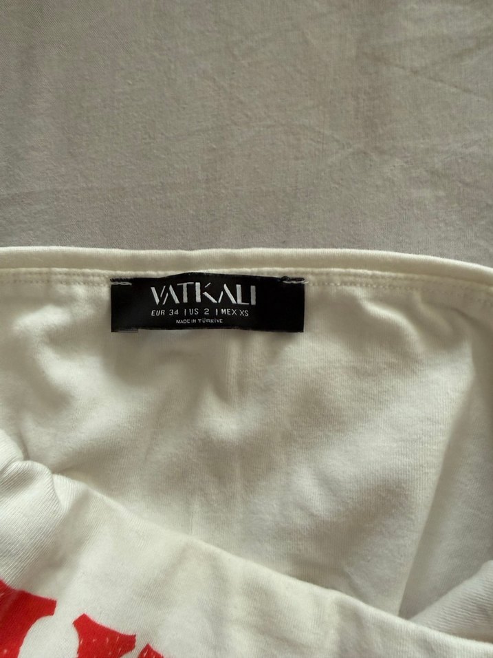 Vatkalı Baskılı Beyaz Parlak Yastık Kılıfı - Görsel 4