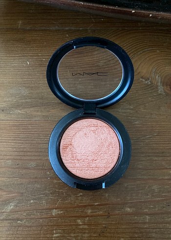 MAC Extra Dimension Allık - Görsel 3