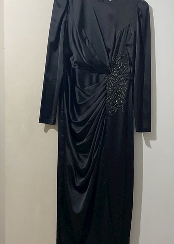 Siyah İşlemeli Drapeli Uzun Abiye Elbise - Görsel 4