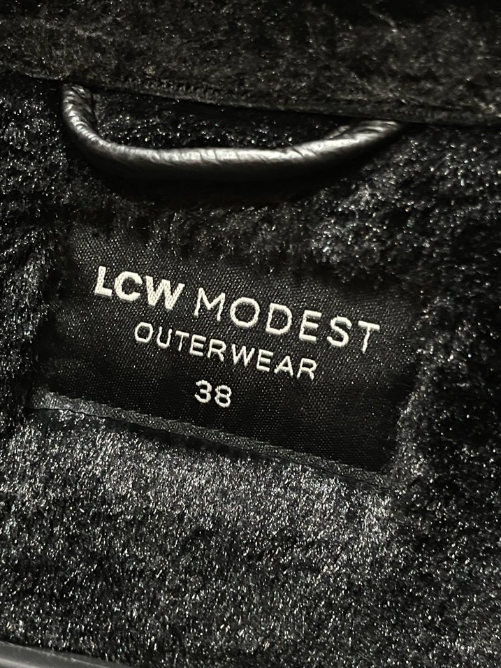 Lcw modest deri görünümlü mont - Görsel 3