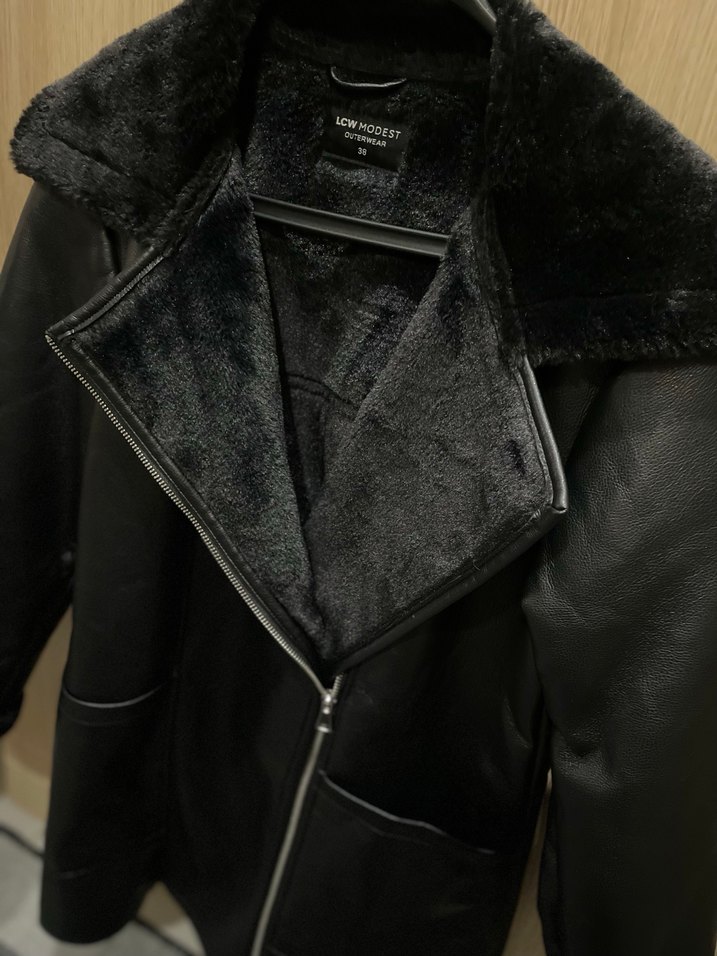 Lcw modest deri görünümlü mont - Görsel 2