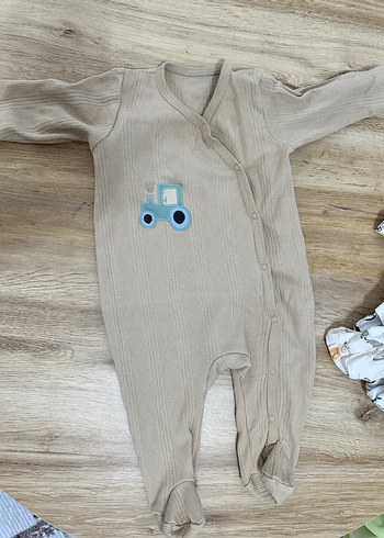 Uzun Kollu Düğmeli Erkek Bebek Tulumu