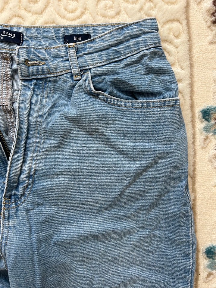 Düğmeli Gri Geniş Kesim Midi Kot Pantolon - Görsel 3