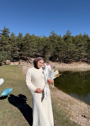 Beyaz Kemerli Uzun Salaş Elbise - Görsel 3