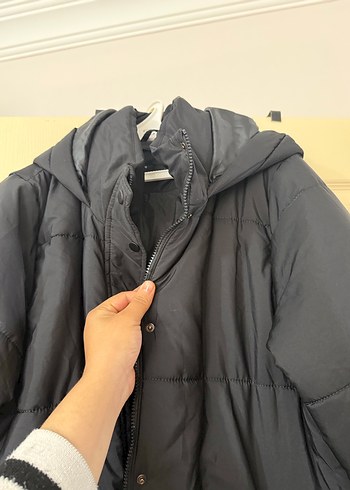 Kadın Siyah Uzun Kışlık Düğmeli Mont - Görsel 4