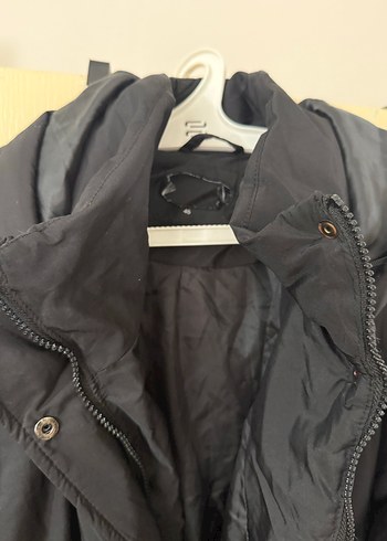 Kadın Siyah Uzun Kışlık Düğmeli Mont - Görsel 3