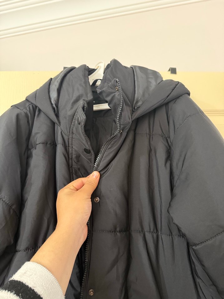 Kadın Siyah Uzun Kışlık Düğmeli Mont - Görsel 4