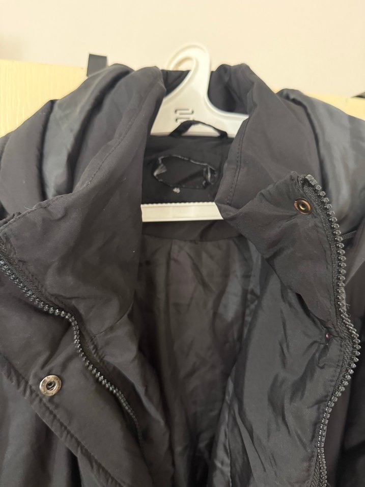 Kadın Siyah Uzun Kışlık Düğmeli Mont - Görsel 3