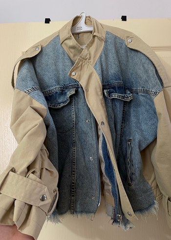 Bej ve Gri Düğmeli Kadın Denim Ceket - Görsel 3