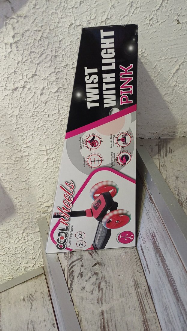 Renkli Pembe Çocuk Scooter'ı 50 kg Kapasiteli - Görsel 2