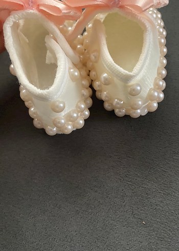 Kız bebek  İnci Detaylı Krem Rengi Fiyonklu  Ayakkabı - Görsel 4