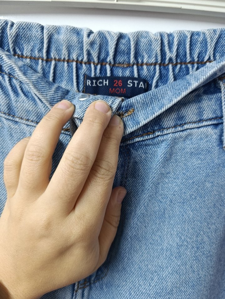 Kadın Mavi Kemerli Rahat Kesim Denim Pantolon - Görsel 2