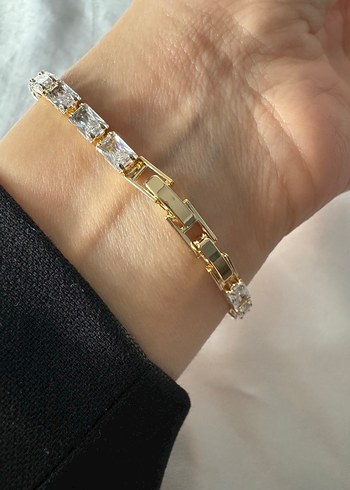 Uzun Zincir Detaylı Parlak Altın bileklik - Görsel 3