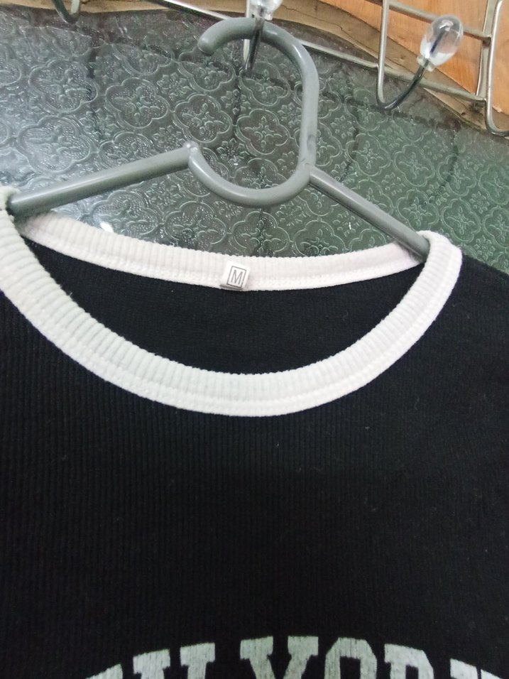 Kız  Siyah Baskılı Tişört - Görsel 2