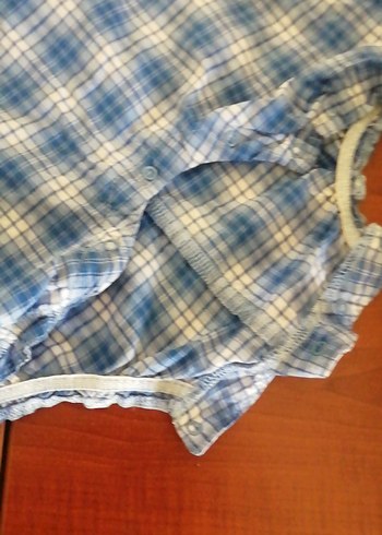 Nakışlı Sarı Bebek Havlusu ve Mavi Ekose Tulum - Görsel 4