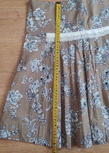 Bej Çiçek Desenli Pilili Midi Etek - Görsel 3