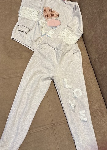 Gri Nakışlı ve parlak detaylı  Kız Eşofman Takımı - Görsel 3