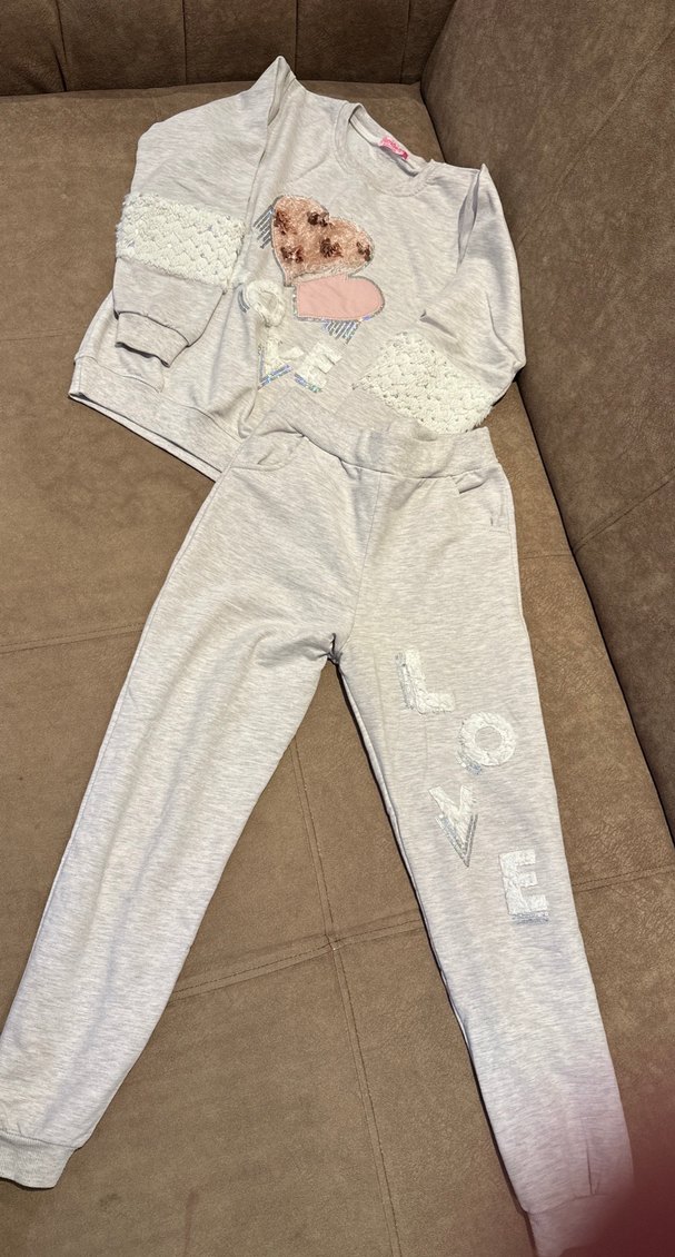 Gri Nakışlı ve parlak detaylı  Kız Eşofman Takımı - Görsel 3