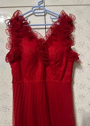 Kırmızı Uzun Askılı Fırfırlı Abiye Elbise - Görsel 2