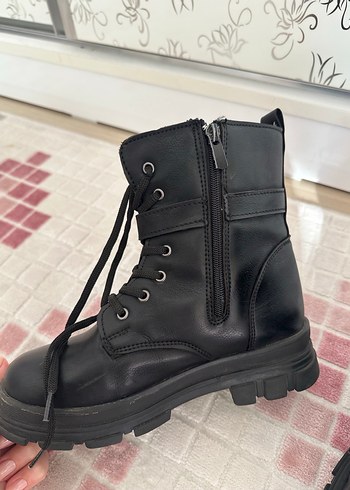 Siyah Deri Kadın , çoçuk  Bot - Tokalı 34 numara - Görsel 4