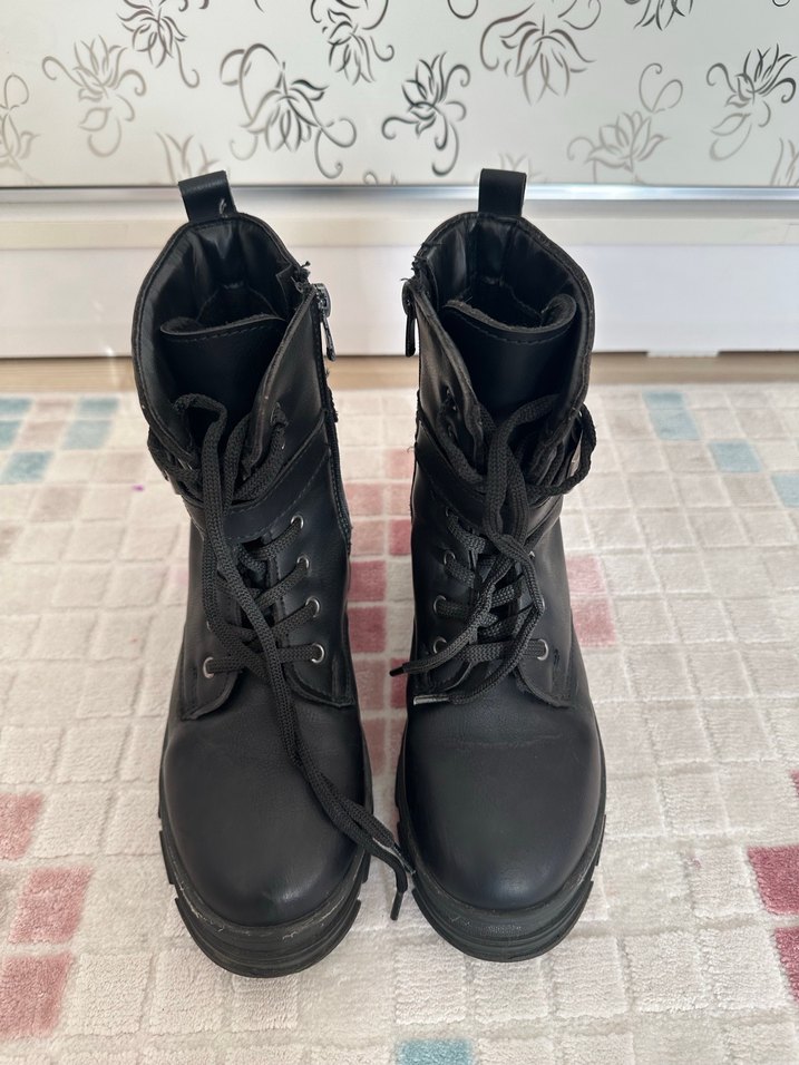 Siyah Deri Kadın , çoçuk  Bot - Tokalı 34 numara - Görsel 5