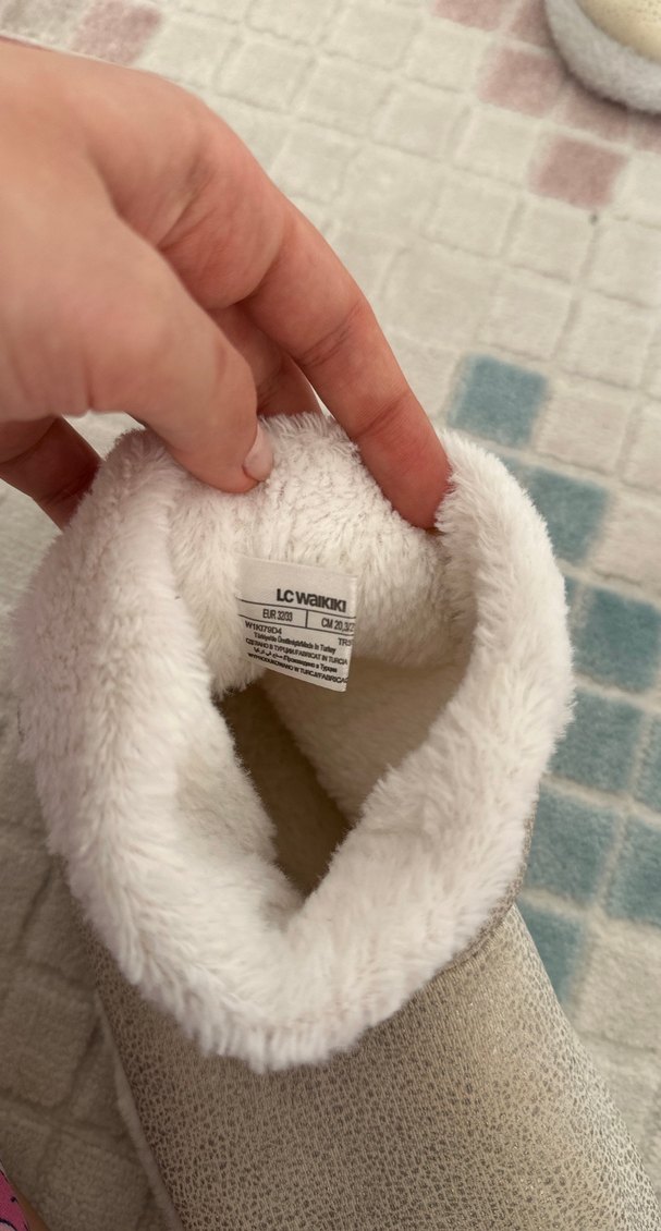 Kız Çocuk Bej Kürklü Sıcak Ev Terliği - Görsel 4
