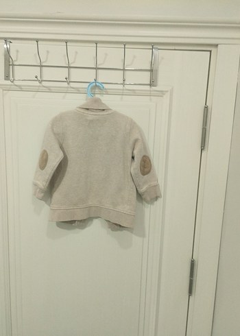 Bej Düğmeli Erkek Çocuk Hırka - Görsel 4