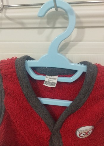 Düğmeli Kırmızı Erkek Çocuk Polar Yelek - Görsel 3