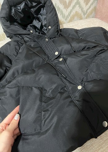 Siyah Kapüşonlu Kadın Kışlık Mont - Görsel 2