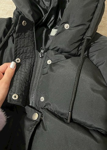 Siyah Kapüşonlu Kadın Kışlık Mont - Görsel 3