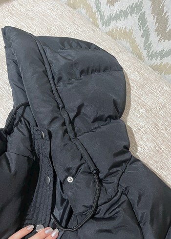 Siyah Kapüşonlu Kadın Kışlık Mont - Görsel 4