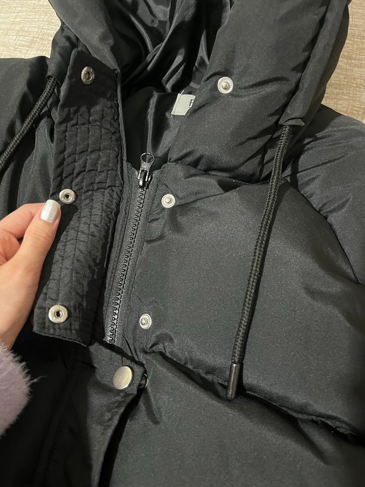 Siyah Kapüşonlu Kadın Kışlık Mont - Görsel 3