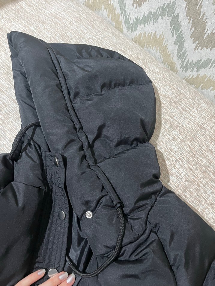 Siyah Kapüşonlu Kadın Kışlık Mont - Görsel 4