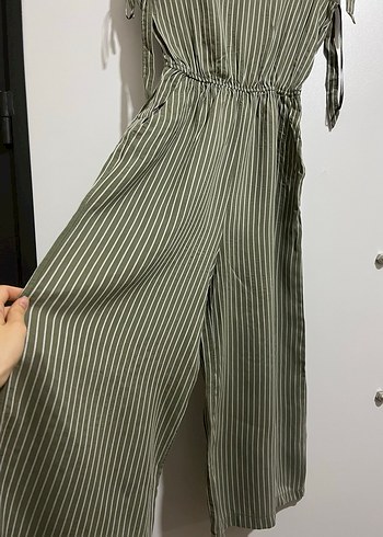 Çizgili V Yaka Kadın Tulum - Görsel 3