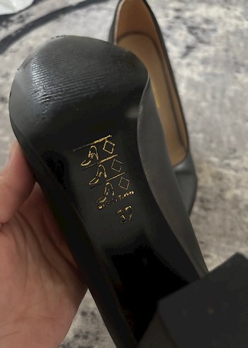 Siyah Yılan Desenli Bağcıklı Stiletto - Görsel 3