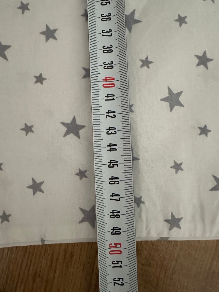 Gri Nakışlı Beyaz Bebek pikesi ve Yıldız Desenli Çarşaf yastık - Görsel 5