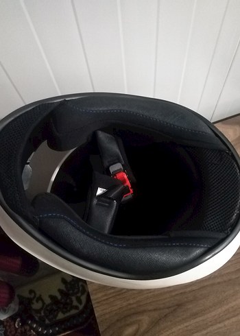 Beyaz Minimalist Motosiklet Kaskı Velcro - Görsel 3