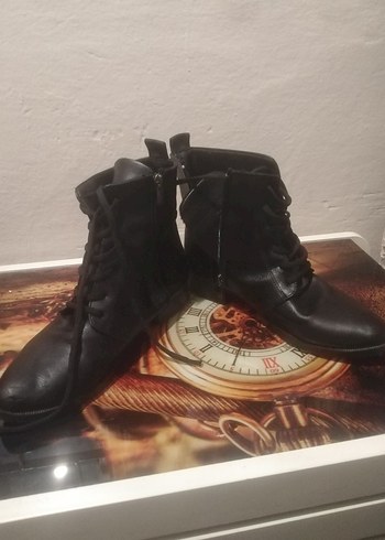 Siyah Deri Gotik Kadın Botları - Görsel 3