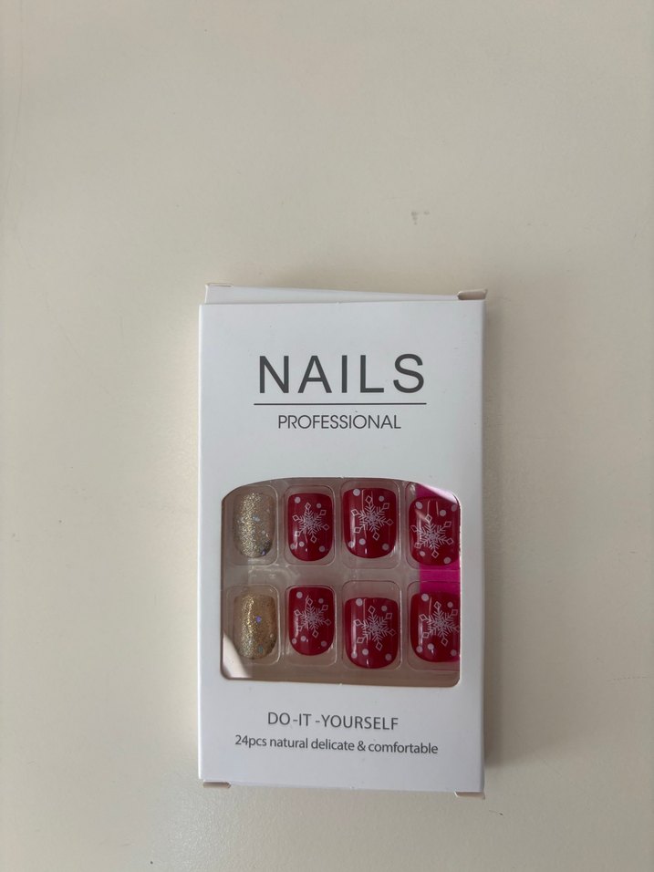 Yılbaşı Desenli Tırnak Süslemeleri - Görsel 5