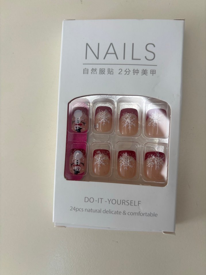 Yılbaşı Desenli Tırnak Süslemeleri - Görsel 3