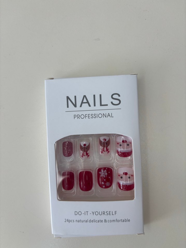 Yılbaşı Desenli Tırnak Süslemeleri - Görsel 2