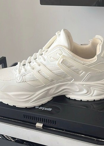 Guess Guess Beyaz erkek Sneaker Stiletto Topuklu