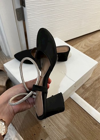 Klasik Siyah Tokalı Topuklu Kadın Ayakkabı - Görsel 2