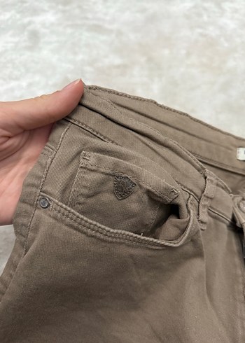 LC WAIKIKI Bej Kadın Bermuda Şort Pamuk - Görsel 3