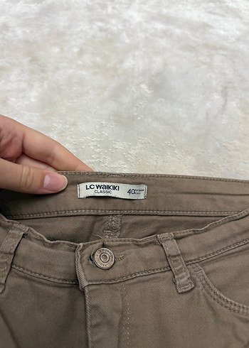 LC WAIKIKI Bej Kadın Bermuda Şort Pamuk - Görsel 4