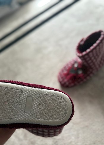 Bordo Kareli Örgü Çocuk Ev Terliği - Görsel 2