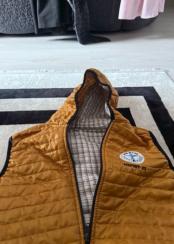 Kapüşonlu Erkek Çocuk Sarı Şişme Yelek - Görsel 3